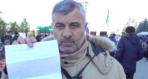 Барах Чемурзиев. Фото: скриншот видео Кавказ.Реалии https://www.youtube.com/watch?v=sK0TN_VlQnU Барах Чемурзиев. Фото: скриншот видео Кавказ.Реалии https://www.youtube.com/watch?v=sK0TN_VlQnU