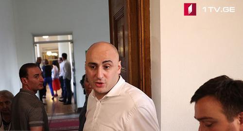 Депутат парламента Грузии Ника Мелия. Фото: кадр видео https://1tv.ge/ru/ Депутат парламента Грузии Ника Мелия. Фото: кадр видео https://1tv.ge/ru/