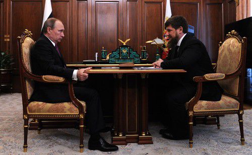 Владимир Путин и Рамзан Кадыров. Фото пресс-службы администрации президента России. http://kremlin.ru/events/president/news/51567/photos/43701 Владимир Путин и Рамзан Кадыров. Фото пресс-службы администрации президента России. http://kremlin.ru/events/president/news/51567/photos/43701