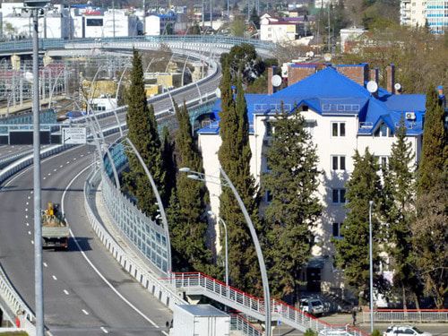 Трасса. Сочи. Фото Светланы Кравченко для "Кавказского узла" Трасса. Сочи. Фото Светланы Кравченко для "Кавказского узла"