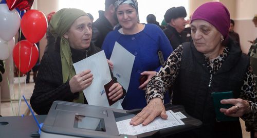 Избирательный участок в Ингушетии. Фото: пресс-служба правительства http://ingushetia.tv/news/glava_ingushetii_proinspektiroval_izbiratelnye_uchastki_malgobeka_i_malgobekskogo_rayona/ Избирательный участок в Ингушетии. Фото: пресс-служба правительства http://ingushetia.tv/news/glava_ingushetii_proinspektiroval_izbiratelnye_uchastki_malgobeka_i_malgobekskogo_rayona/