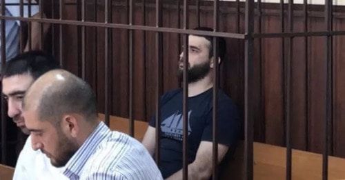 Абдулмумин Гаджиев в зале суда. Фото: Саид Вагабов https://chernovik.net/content/lenta-novostey/abdulmumina-gadzhieva-ostavili-pod-arestom-do-13-sentyabrya Абдулмумин Гаджиев в зале суда. Фото: Саид Вагабов https://chernovik.net/content/lenta-novostey/abdulmumina-gadzhieva-ostavili-pod-arestom-do-13-sentyabrya
