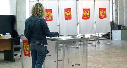 Голосование на избирательном участке в Волгограде. 8 сентября 2019 года. Фото Татьяны Филимоновой для "Кавказского узла". Голосование на избирательном участке в Волгограде. 8 сентября 2019 года. Фото Татьяны Филимоновой для "Кавказского узла".