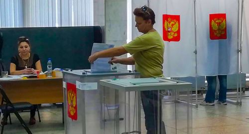 Голосование на избирательном участке в Волгограде. 8 сентября 2019 года. Фото Татьяны Филимоновой для "Кавказского узла". Голосование на избирательном участке в Волгограде. 8 сентября 2019 года. Фото Татьяны Филимоновой для "Кавказского узла".