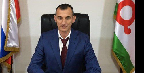 Мухарбек Барахоев. Фото Пресс-служба партии "Единая Россия" https://ingush.er.ru/news/2019/5/15/predvaritelnoe-golosovanie/ Мухарбек Барахоев. Фото Пресс-служба партии "Единая Россия" https://ingush.er.ru/news/2019/5/15/predvaritelnoe-golosovanie/