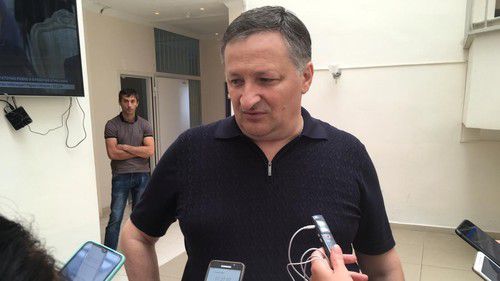 Руководитель избирательного штаба Алхаса Квицинии Беслан Эшба. Фото Дмитрия Статейнова для "Кавказского узла" Руководитель избирательного штаба Алхаса Квицинии Беслан Эшба. Фото Дмитрия Статейнова для "Кавказского узла"
