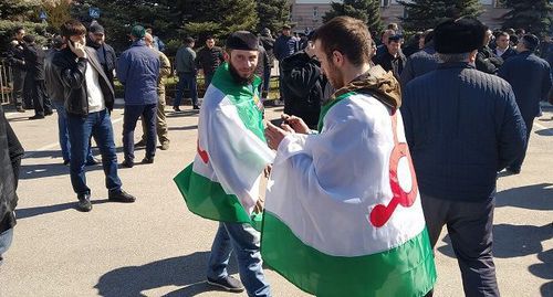Участники акции протеста в Магасе, март 2019 года. Фото Умара Йовлоя для "Кавказского узла". Участники акции протеста в Магасе, март 2019 года. Фото Умара Йовлоя для "Кавказского узла".