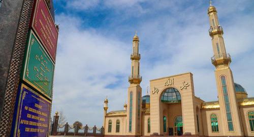 Мечеть в селе Сурхахи. Фото http://www.ingushetia.ru/ Мечеть в селе Сурхахи. Фото http://www.ingushetia.ru/
