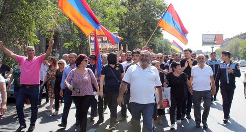 Противники Кочаряна проводят протестное шествие. Ереван, 17.09.2019 г. Фото Тиграна Петросяна для "Кавказского узла" Противники Кочаряна проводят протестное шествие. Ереван, 17.09.2019 г. Фото Тиграна Петросяна для "Кавказского узла"