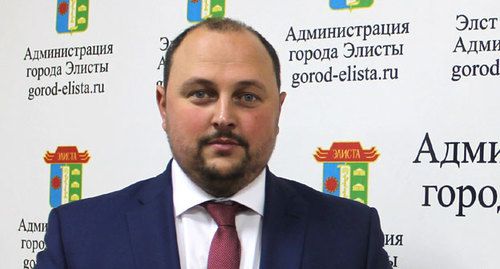 Дмитрий Трапезников. Фото: пресс-служба администрации Элисты https://gorod-elista.ru/administratsiya-goroda/glava-administratsii-g-elisty/ Дмитрий Трапезников. Фото: пресс-служба администрации Элисты https://gorod-elista.ru/administratsiya-goroda/glava-administratsii-g-elisty/