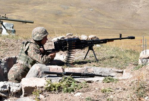 Армянский солдат. Фото пресс-службы Минобороны Армении. http://www.mil.am/ru/news/6911 Армянский солдат. Фото пресс-службы Минобороны Армении. http://www.mil.am/ru/news/6911