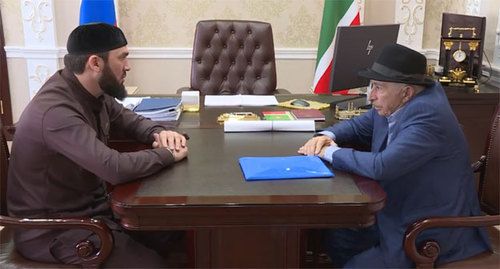 Магомед Даудов (слева) и Муса Зурабов. Фото: Кадр видео со страницы Магомеда Даудова в Instagram Магомед Даудов (слева) и Муса Зурабов. Фото: Кадр видео со страницы Магомеда Даудова в Instagram