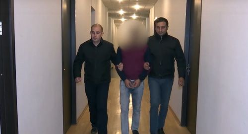 Задержанный в деле о похищении 19-летней девушки на юге Грузии. Фото: кадр видео https://youtu.be/MrRvl0iiZVw Задержанный в деле о похищении 19-летней девушки на юге Грузии. Фото: кадр видео https://youtu.be/MrRvl0iiZVw