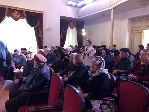 Зрители на вечере памяти жертв политических репрессий, прошедшем в Театре поэзии в Махачкале. 30 октября 2019 года. Фото Расула Магомедова для "Кавказского узла" Зрители на вечере памяти жертв политических репрессий, прошедшем в Театре поэзии в Махачкале. 30 октября 2019 года. Фото Расула Магомедова для "Кавказского узла"