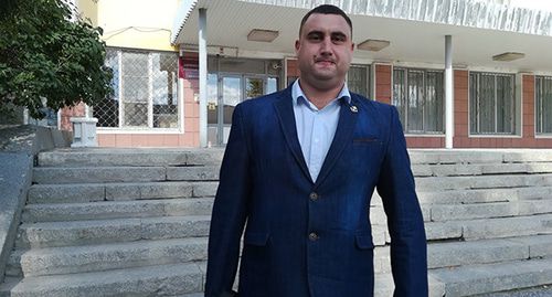 Арам Мачкалян у здания суда. Фото Татьяны Филимоновой для "Кавказского узла" Арам Мачкалян у здания суда. Фото Татьяны Филимоновой для "Кавказского узла"