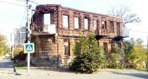 Сгоревший дом в Ростове-на-Дону. Фото: Валерий Люгаев для Кавказского узла Сгоревший дом в Ростове-на-Дону. Фото: Валерий Люгаев для Кавказского узла