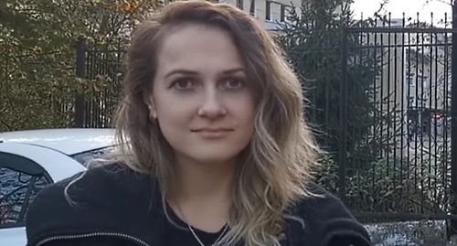 Юлия Фрелих. Скриншот видео канала "Сочинская коммуна", https://www.youtube.com/watch?time_continue=105&v=TJV73_QAj7M&feature=emb_logo Юлия Фрелих. Скриншот видео канала "Сочинская коммуна", https://www.youtube.com/watch?time_continue=105&v=TJV73_QAj7M&feature=emb_logo