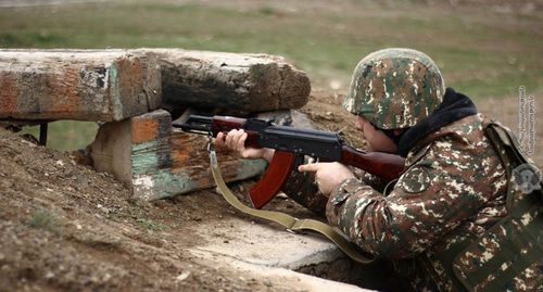 Солдат армянской армии. Фото: пресс-служба МО Армении http://www.mil.am/hy/news/6254 Солдат армянской армии. Фото: пресс-служба МО Армении http://www.mil.am/hy/news/6254