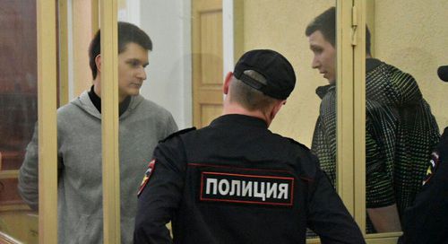 Ян Сидоров и Владислав Мордасов в зале Ростовского облсуда. Фото Валерия Люгаева для "Кавказского узла"
Ян Сидоров и Владислав Мордасов в зале Ростовского облсуда. Фото Валерия Люгаева для "Кавказского узла"