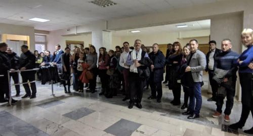 Группа поддержки в суде по делу Свидетелей Иеговы* в Нефтекумске.
Фото: Денис Владимиров Группа поддержки в суде по делу Свидетелей Иеговы* в Нефтекумске.
Фото: Денис Владимиров