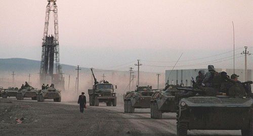 Военная техника на дорогах Чечни. Декабрь 1994 года. Фото: REUTERS/Yuri Tutov Военная техника на дорогах Чечни. Декабрь 1994 года. Фото: REUTERS/Yuri Tutov