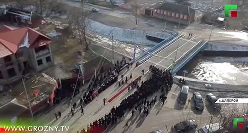 Новый мост в селе Аллерой. Кадр видео ЧГТРК "Грозный" https://www.youtube.com/watch?v=GzcMnQJ2zls Новый мост в селе Аллерой. Кадр видео ЧГТРК "Грозный" https://www.youtube.com/watch?v=GzcMnQJ2zls