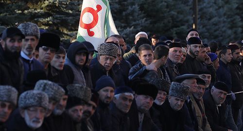 Митинг в Магасе. Октября 2018 г. Фото: REUTERS/Maxim Shemetov Митинг в Магасе. Октября 2018 г. Фото: REUTERS/Maxim Shemetov