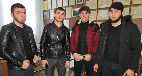Группа поддержки Зубейра Хамхоева в суде. Фото Вячеслава Ященко для "Кавказского узла" Группа поддержки Зубейра Хамхоева в суде. Фото Вячеслава Ященко для "Кавказского узла"