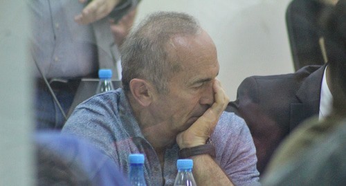 Роберт Кочарян в зале суда. Фото Тиграна Петросяна для "Кавказского узла" Роберт Кочарян в зале суда. Фото Тиграна Петросяна для "Кавказского узла"