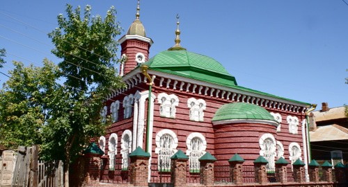 Красная мечеть в Астрахани. Фото: Ludushka, https://commons.wikimedia.org/w/index.php?curid=21359926 Красная мечеть в Астрахани. Фото: Ludushka, https://commons.wikimedia.org/w/index.php?curid=21359926