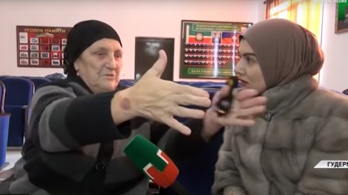 Жительница Гудермеса Ровзан Юсупова извиняется в эфире республиканского телевидения. Стоп-кадр видео ЧГТРК Грозный
https://newsvideo.su/video/11982750 Жительница Гудермеса Ровзан Юсупова извиняется в эфире республиканского телевидения. Стоп-кадр видео ЧГТРК Грозный
https://newsvideo.su/video/11982750