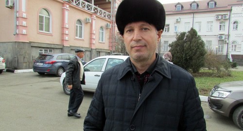 Закре Зязиков, брат подсудимого Х.Зязикова. Фото Вячеслава Ященко для "Кавказского узла" Закре Зязиков, брат подсудимого Х.Зязикова. Фото Вячеслава Ященко для "Кавказского узла"