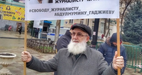 Дагестанский историк Хаджимурад Доного. Фото Ильяса Капиева для "Кавказского узла". Дагестанский историк Хаджимурад Доного. Фото Ильяса Капиева для "Кавказского узла".