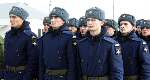 Чеченские призывники. Фото: пресс-служба парламента Чечни http://www.parlamentchr.ru/press-centre/fotoreportazhi/2679-500-prizyvnikov-iz-chechni-otpravilis-na-sluzhbu-v-ryady-vs-rossii Чеченские призывники. Фото: пресс-служба парламента Чечни http://www.parlamentchr.ru/press-centre/fotoreportazhi/2679-500-prizyvnikov-iz-chechni-otpravilis-na-sluzhbu-v-ryady-vs-rossii