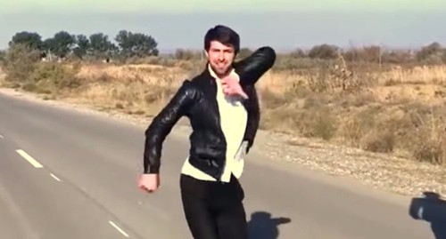 Исполнение лезгинки на дороге. Стоп-кадр видео Хатиев Мурад
https://www.youtube.com/watch?v=HNzJpO0Kk60 Исполнение лезгинки на дороге. Стоп-кадр видео Хатиев Мурад
https://www.youtube.com/watch?v=HNzJpO0Kk60