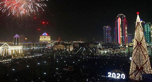 Празднование Нового года в Грозном. Кадр видео ИА "Грозный-информ". Празднование Нового года в Грозном. Кадр видео ИА "Грозный-информ".