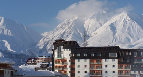Гудаури. Фото: rugbyxm, https://commons.wikimedia.org/w/index.php?curid=3451057 Гудаури. Фото: rugbyxm, https://commons.wikimedia.org/w/index.php?curid=3451057