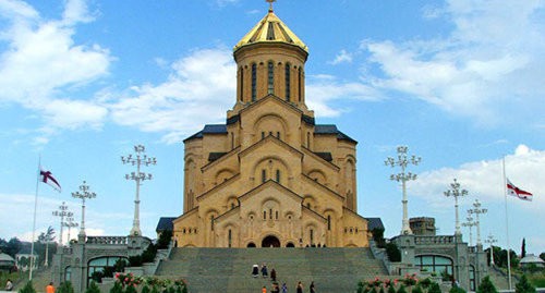 Собор Святой Троицы в Тбилиси. Фото: Monika, http://ru.wikipedia.org/ Собор Святой Троицы в Тбилиси. Фото: Monika, http://ru.wikipedia.org/