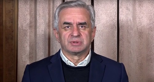 Рауль Хаджимба. Кадр видеообращения Рауля Хаджимба к народу Республики Абхазия https://presidentofabkhazia.org/about/info/news/?ELEMENT_ID=11605 Рауль Хаджимба. Кадр видеообращения Рауля Хаджимба к народу Республики Абхазия https://presidentofabkhazia.org/about/info/news/?ELEMENT_ID=11605