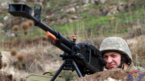Солдат Армии обороны. Фото пресс-службы Минобороны Нагорного Карабаха, http://www.nkrmil.am/news/view/2617 Солдат Армии обороны. Фото пресс-службы Минобороны Нагорного Карабаха, http://www.nkrmil.am/news/view/2617