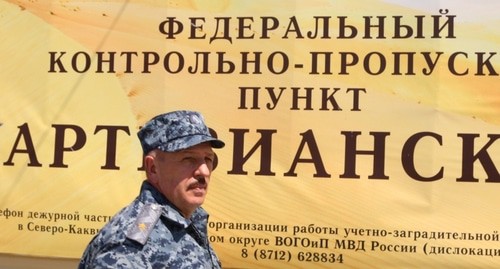 Проверка на ФКПП "Артезианский". Фото: Пресс-служба ГУ МВД России по Ростовской области - https://61.xn--b1aew.xn--p1ai/news/item/10699618/ Проверка на ФКПП "Артезианский". Фото: Пресс-служба ГУ МВД России по Ростовской области - https://61.xn--b1aew.xn--p1ai/news/item/10699618/