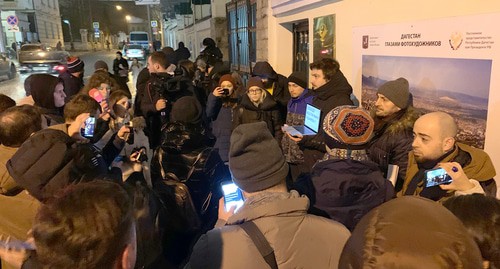 Акция в поддержку Абдулмумина Гаджиева. Фото Олега Краснова для "Кавказского узла"
Акция в поддержку Абдулмумина Гаджиева. Фото Олега Краснова для "Кавказского узла"