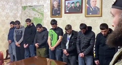 Воспитательная беседа с задержанными за употребление алкоголя и психотропных веществ. Кадр видео ИА "Грозный - Информ" https://www.youtube.com/watch?v=-lhD4oUqZMU Воспитательная беседа с задержанными за употребление алкоголя и психотропных веществ. Кадр видео ИА "Грозный - Информ" https://www.youtube.com/watch?v=-lhD4oUqZMU