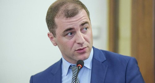 Адгур Ардзинба. Фото: официальный сайт Министерство экономики Республики Абхазия http://mineconom-ra.org/ru/news/cmi/314/ Адгур Ардзинба. Фото: официальный сайт Министерство экономики Республики Абхазия http://mineconom-ra.org/ru/news/cmi/314/