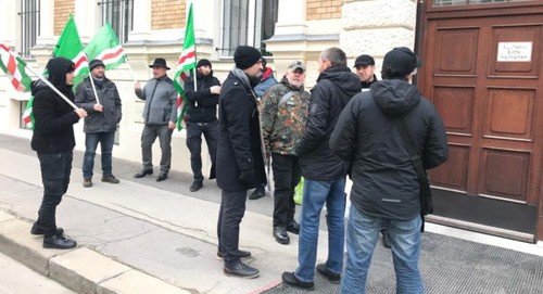 Выходы из Чечни на акции в Вене. Фото: Ибрагим Никархо. Выходы из Чечни на акции в Вене. Фото: Ибрагим Никархо.