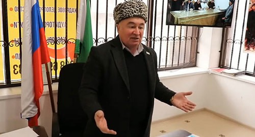 Малсаг Ужахов. Кадр видео Руслана Йоулоя https://www.youtube.com/watch?v=LyQWrv2FfPc Малсаг Ужахов. Кадр видео Руслана Йоулоя https://www.youtube.com/watch?v=LyQWrv2FfPc