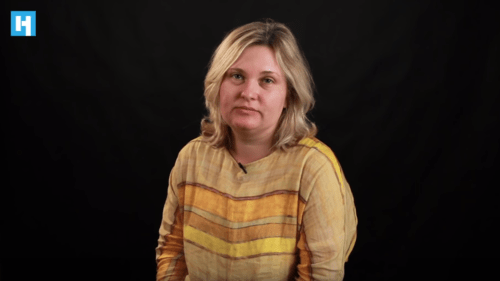Журналистка "Новой газеты" Елена Милашина. Стоп-кадр видео https://youtu.be/GL0PmG9ZdGY Журналистка "Новой газеты" Елена Милашина. Стоп-кадр видео https://youtu.be/GL0PmG9ZdGY