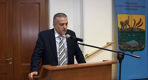 Фахраддин Аббасов. Кадр видео Qezene Qazana https://www.youtube.com/watch?v=8n02R9uikaU Фахраддин Аббасов. Кадр видео Qezene Qazana https://www.youtube.com/watch?v=8n02R9uikaU