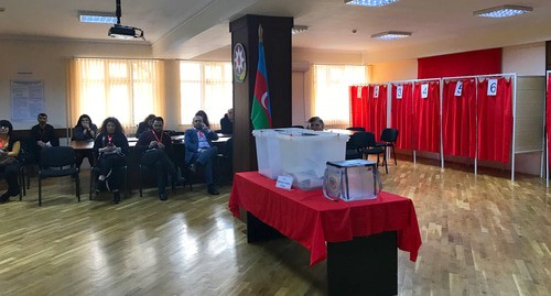 Избирательный участок в Азербайджане. Фото Фаика Меджида для "Кавказского узла"
Избирательный участок в Азербайджане. Фото Фаика Меджида для "Кавказского узла"