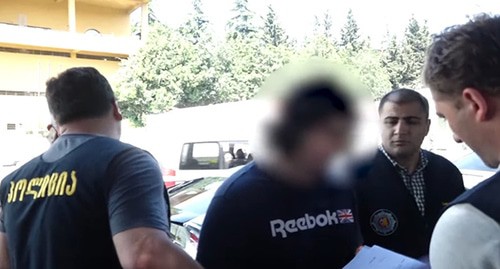 Задержание Михаила Каландии. Стоп-кадр видео канала YouTube პირველი არხი Georgian Public Broadcaster https://www.youtube.com/watch?v=nmvggRz3Q-Q&feature=emb_logo Задержание Михаила Каландии. Стоп-кадр видео канала YouTube პირველი არხი Georgian Public Broadcaster https://www.youtube.com/watch?v=nmvggRz3Q-Q&feature=emb_logo